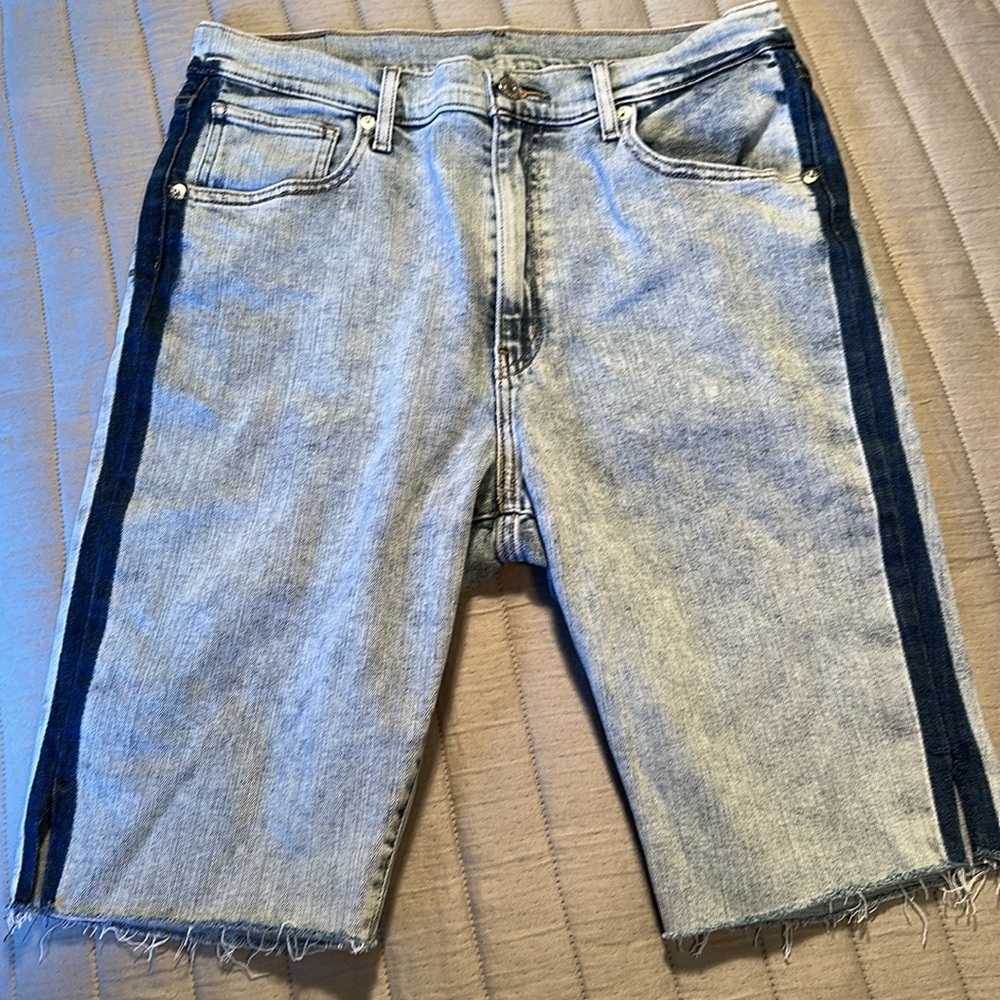 Levi’s Denim High-rise Bermuda Shorts, size 32